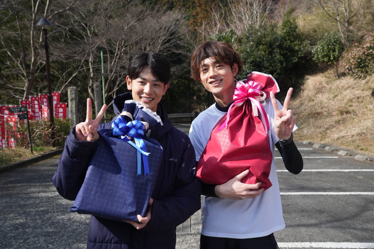 orehako_ntv's tweet photo. †°｡𝑯𝑨𝑷𝑷𝒀 𝑩𝑰𝑹𝑻𝑯𝑫𝑨𝒀｡°†

本日は、青葉隼斗役
小林虎之介さんのお誕生日🎂
おめでとうございます！

実は、水沢くんのお誕生日の日に
虎さんのお誕生日もお祝いしました！
素敵な一年になりますように✨

#俺たちの箱根駅伝
#オレハコ
🍂2026年10月放送スタート🍂 https://t.co/fMtDCapUEL