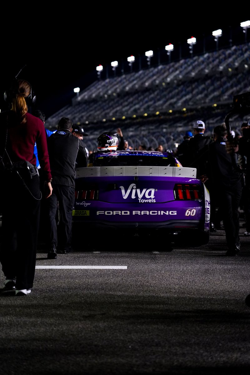 Two HEATERS from Preece and Chris means they get to run for the pole. Again.😏