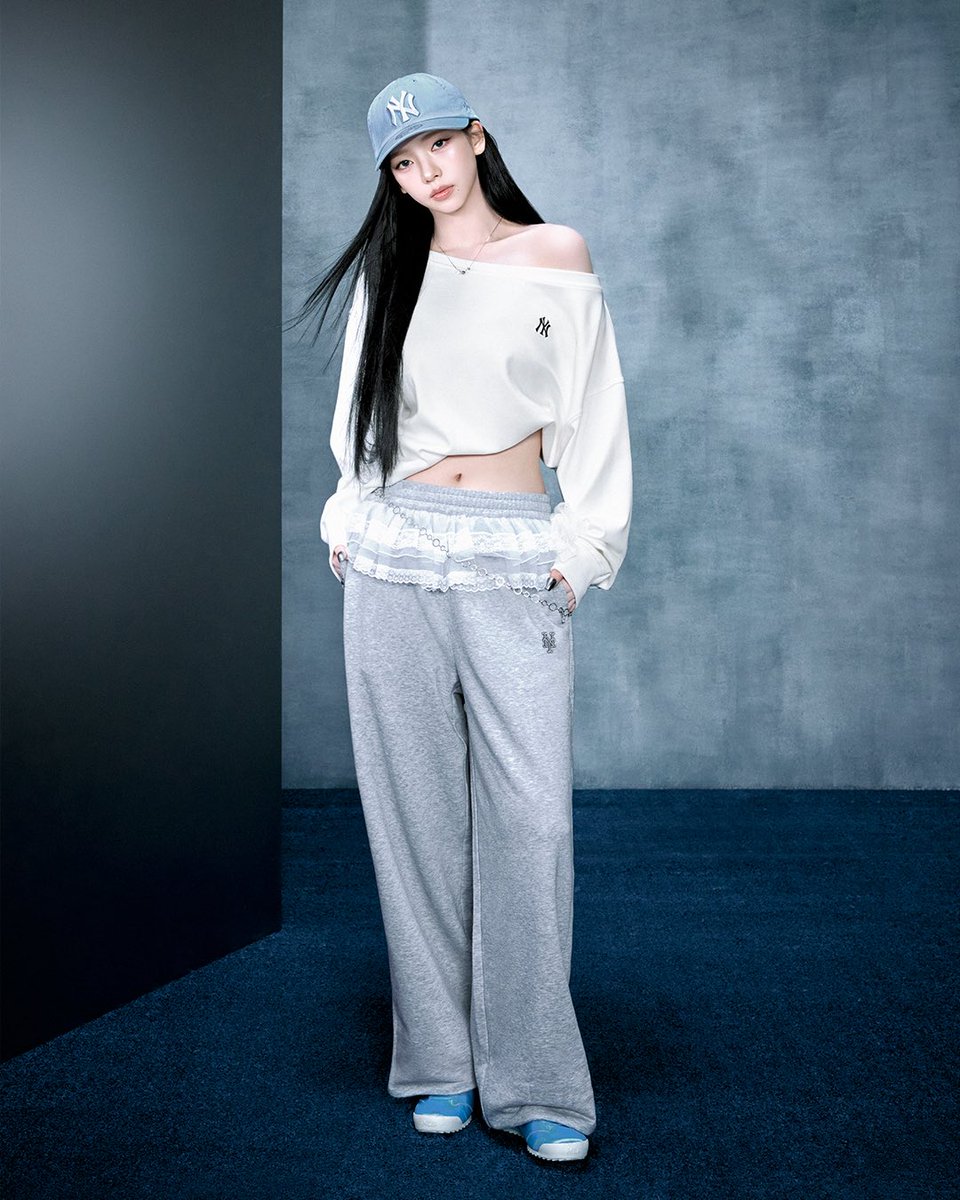mintmag_th's tweet photo. มาเท่แบบเต็ม! สาว #KARINA #aespa ร่วมแคมเปญใหม่กับ MLB เปิดตัวคอลเล็กชั่น Spring/Summer 2026 ภายใต้คอนเซ็ปต์ “Move into Spring”นำเสนอไอเท็มที่แมตช์ได้หลากหลาย สวมใส่ง่ายแต่เต็มไปด้วยดีเทลแฟชั่น 💚
#MLBThailand #MLBcrewth #MLBSS26 #MLBKARINA
#MLBMeowingBeanie #KARINAWindbreaker
#MLBwithKARINA
#MintNews