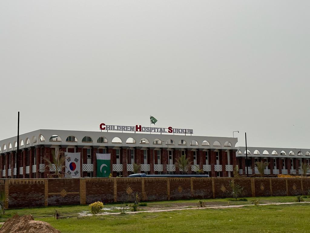 SaenBuxPPP's tweet photo. Children’s Hospital – Sukkur!
A mega child healthcare project in Sukkur.
Sindh Institute of Child Health &amp; Neonatal Medicine.
Inspired by the NICH Karachi model.
Serving Sukkur and nearby North Sindh districts.
Advanced care for children and newborns.
#Sindhvision @BakhtawarBZ https://t.co/3TUfqwypXD