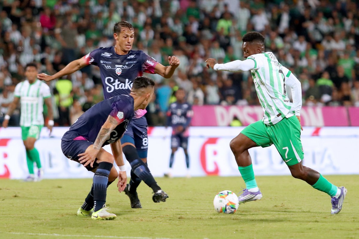 Hoy juega <a href="/nacionaloficial/">Atlético Nacional</a> 

⚽️ Será el partido oficial #4.249 (1.814 victorias, 1.169 empates y 1.265 derrotas)
🅰️ Será el partido #3.699 en la Categoría Primera A (1.553 victorias, 1.034 empates y 1.111 derrotas)
🏟️ Será el partido #2.176 en el Estadio Atanasio Girardot (1.222