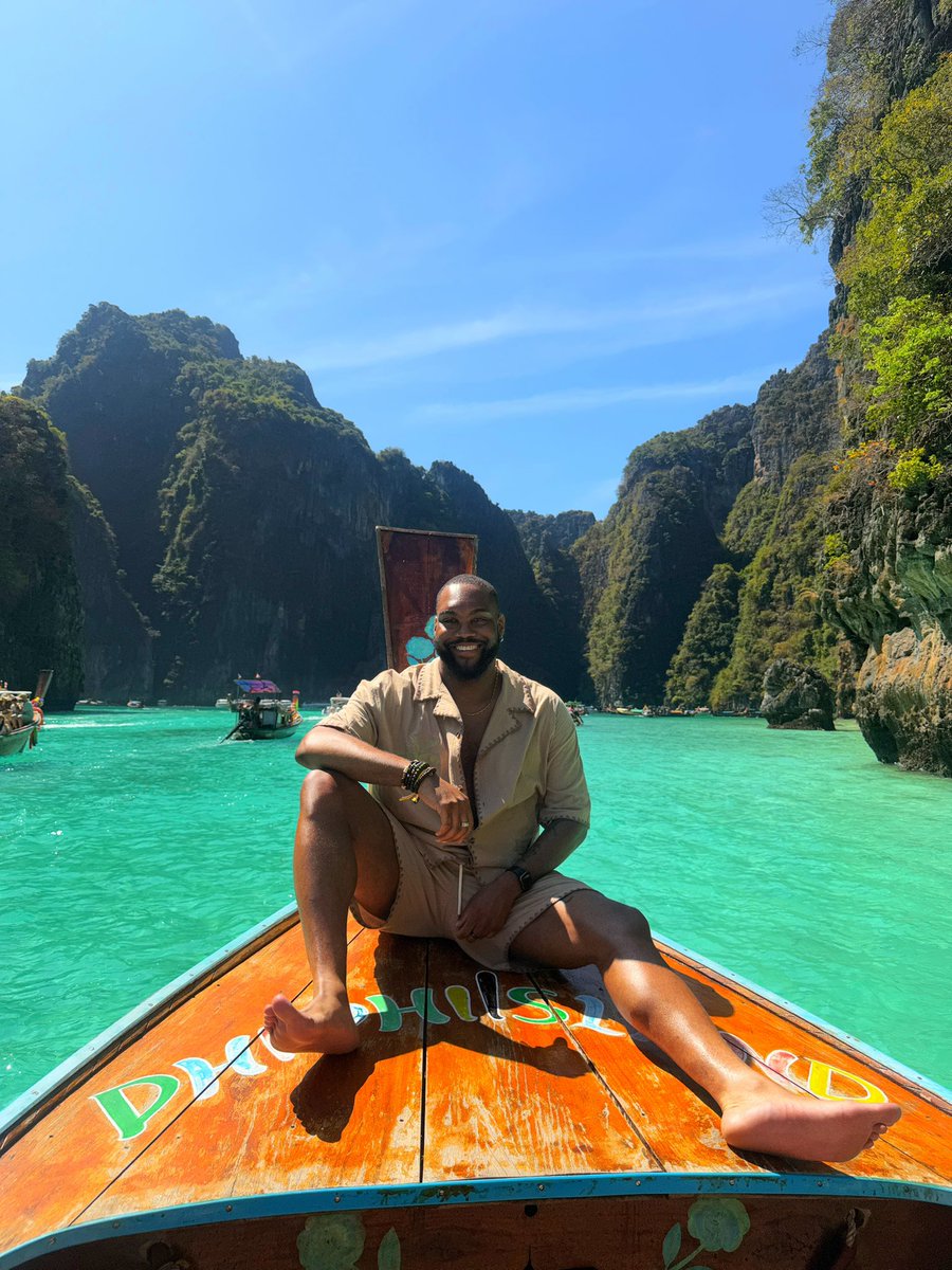 Passionate Papi 🫂 tweet media