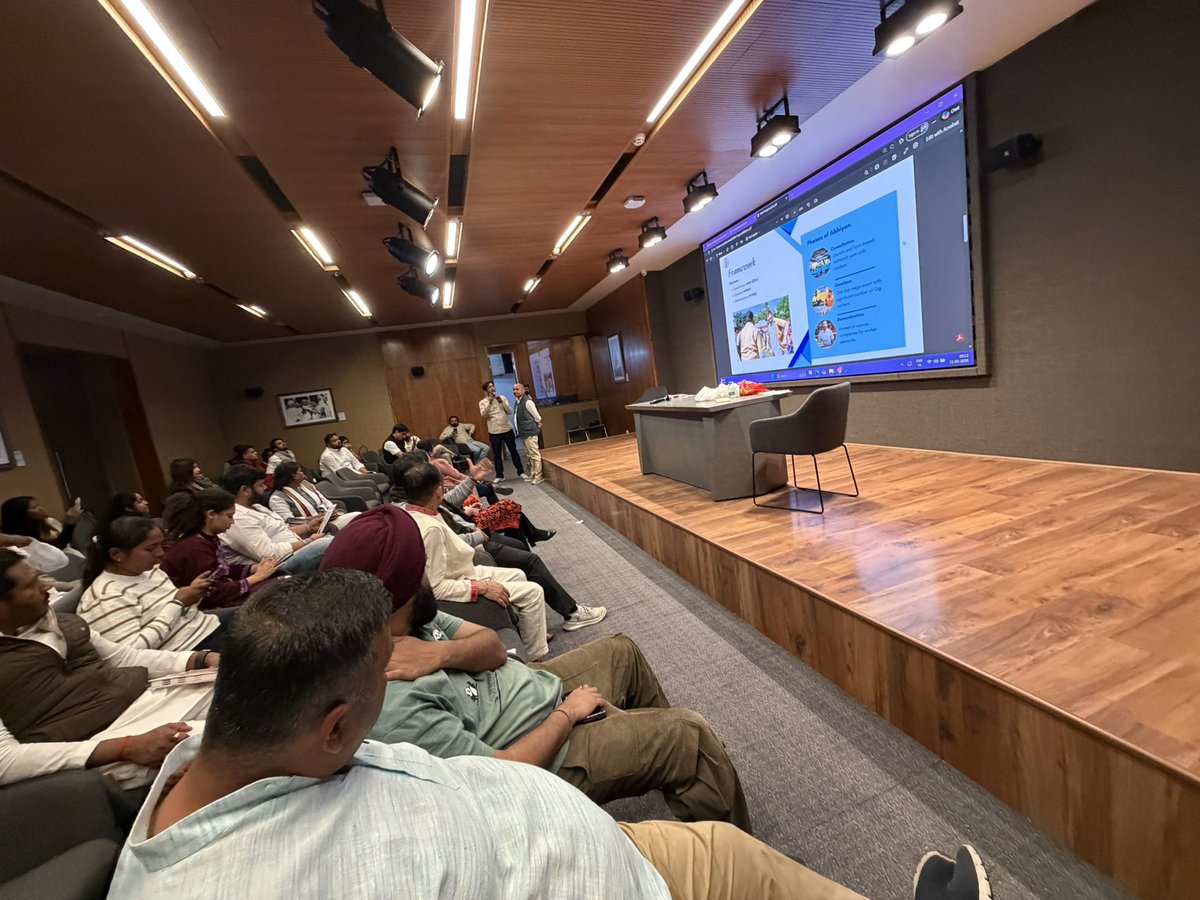 📍 इंदिरा भवन, नई दिल्ली
युवा कांग्रेस के राष्ट्रीय पदाधिकारियों की मासिक समीक्षा बैठक में उपस्थिति.. 
<a href="/ManishSharmaIYC/">Manish Sharma</a> <a href="/UdayBhanuIYC/">Uday Bhanu Chib</a>