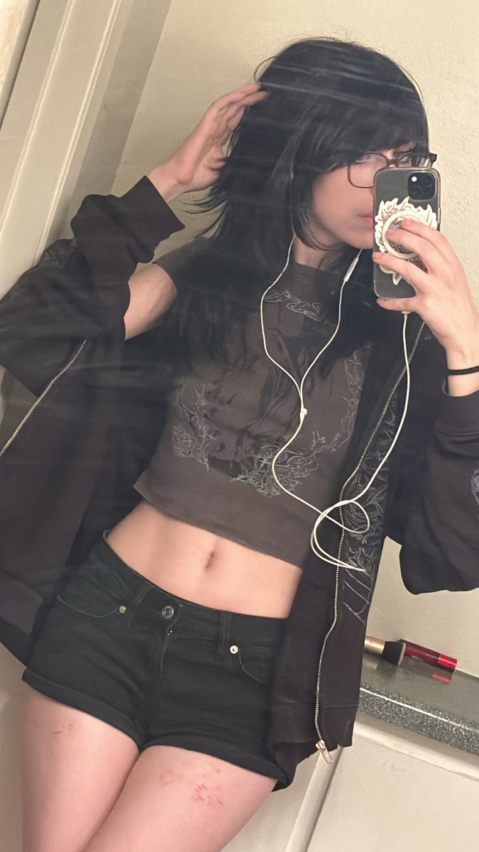 ellis ♡ tweet media