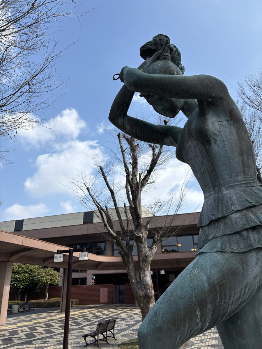 jphkumamoto's tweet photo. 熊本県立劇場に到着しました。火の鳥はピアノがありますので、調律が始まります。
催し物情報案内板です♪ https://t.co/15lwFEaRY5