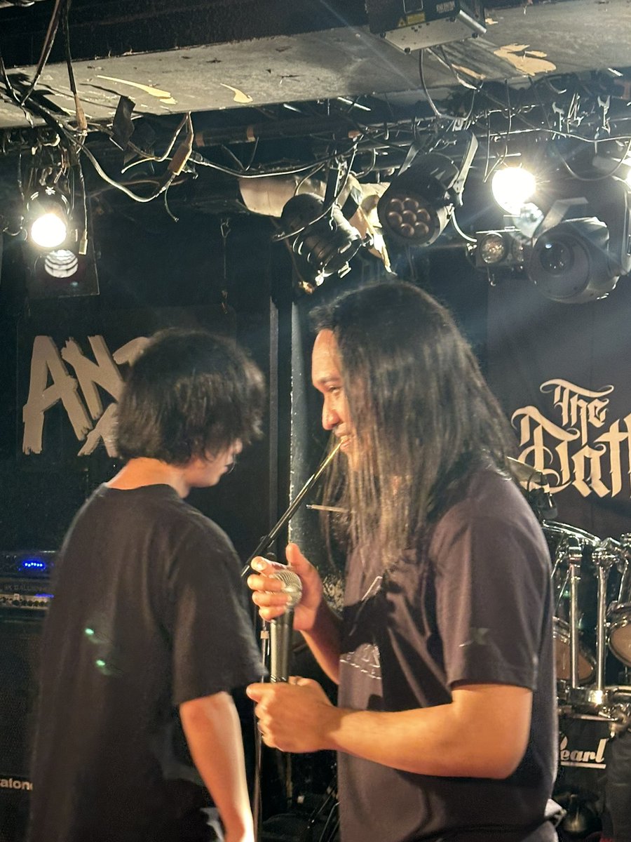 MuvTbDl51nxzoHi's tweet photo. #TheOathOfTheWolves
#Voカルkokoの４枚
#PredatorsInShadowVol2
#新宿Antiknock
(2026.2.11) 変わらぬVo カル良いゾ良いゾ良いゾ！ https://t.co/ctbZgAlVmI