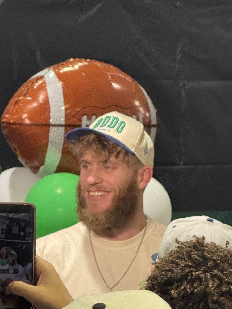 gfd_firefighter's tweet photo. Just ran into @CooperKupp at Dick’s Sporting Goods in Tacoma 🙌🏽 what a moment! Still miss him in that Rams uniform, but so glad he’s living his best life and just won his second Super Bowl. Absolute legend. 💯 #Respect #CooperKupp #NFL #Legend #RamsHouse https://t.co/6YjzAIMGWG