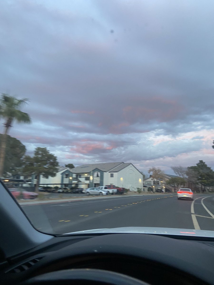 spez_xo's tweet photo. All the sky views I had on the way home, I loved it. https://t.co/TQqATKUv4v
