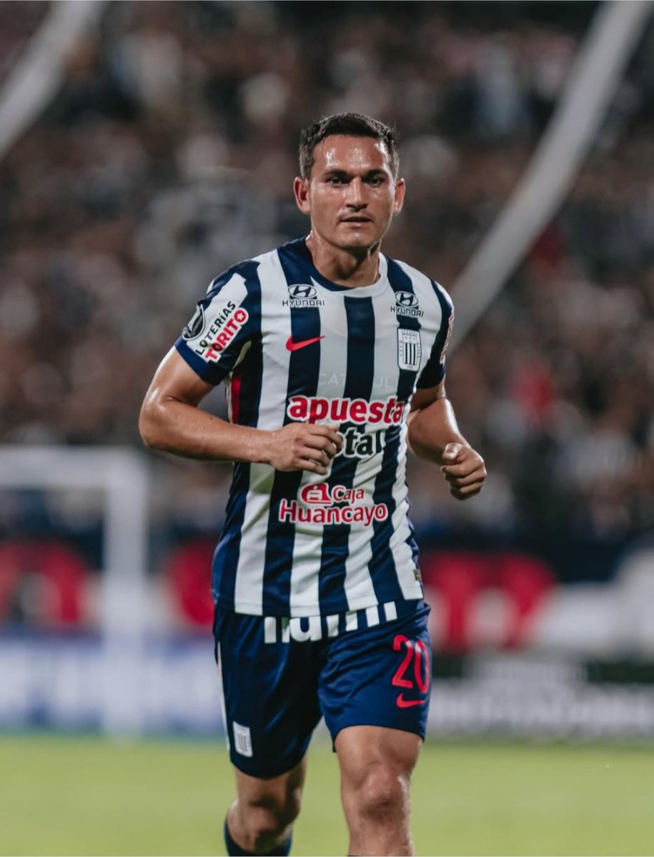 Y algo para acotar: TE MERECES TODO LO MALO QUE TE PASE MERCENARIO, TODOOO, preferiste el dinero antes que jugar fase de grupos de Libertadores con el club que te saco del descenso, ahora te hacen leña y es lo mínimo que mereces. Ahora si, a seguir festejando 🤪