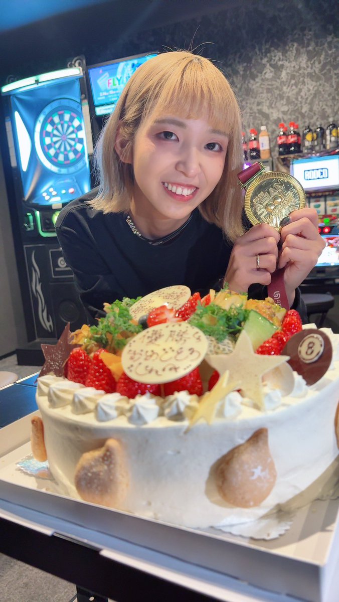 YukiHiraguchi's tweet photo. billiards darts RAKUDAさんにたくさん
お祝いしてくれました🥳
嬉しかったなー⭐️
お客さんもプレゼントしてくれた方もみんなありがとうございました🥹
ひでさん、よしさんもありがとうございました😂
#RAKUDA
#RAKUDATIP https://t.co/XdXEcvLqV0