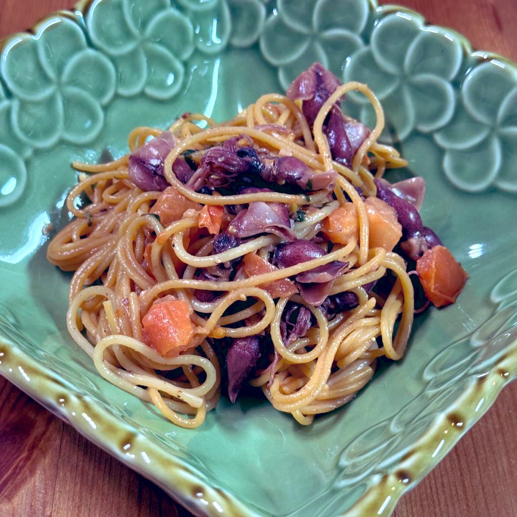 黄インゲン豆パスタでいただくホタルイカ🍝