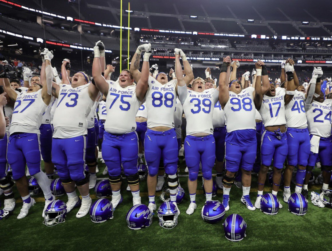 Blessed to receive an offer from Air Force! <a href="/AF_Football/">Air Force Football</a> <a href="/CoachTimHorton/">Tim Horton</a> <a href="/CoachTCalhoun/">Troy Calhoun</a>