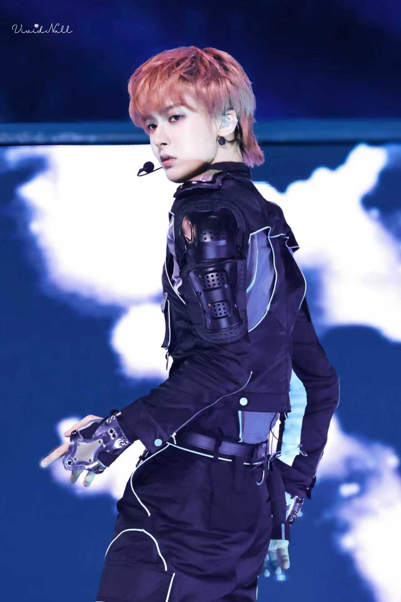 vividnull_ tweet media