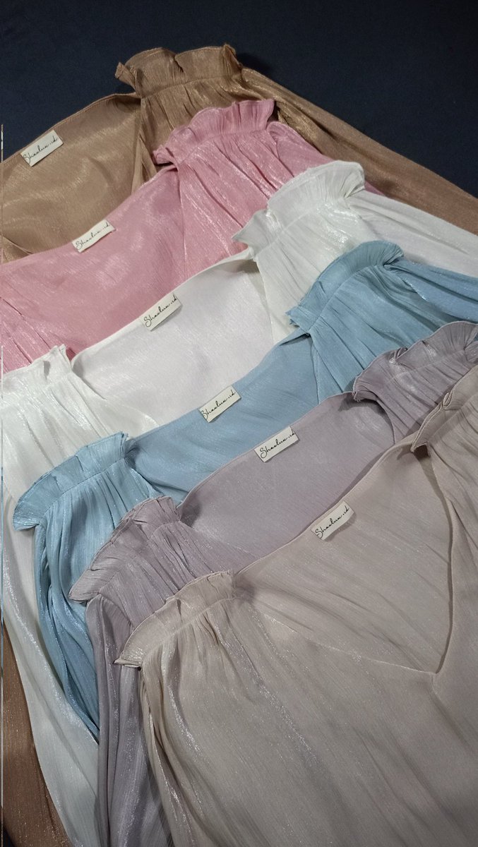 Preloved tapi barangnya baru semua, gimana tuh?😮‍💨🙏🏻
Ini poduksian cust yg kabur ga lunasin yah! Mau bersih2 gudang.
Aku jual seharga yg blm dilunasi cust ajah, jadi bener2 setengah harga.
Per model 12pcs ya, jd harus dibeli lgsg selusin biar gudangku lega😭🙏🏻