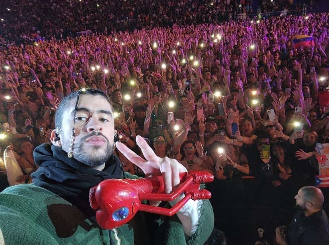 Oficialmente después de 276 días de que saqué las entradas puedo decir que MAÑANA veo a el amor de mi vida en vivo, te amo <a href="/sanbenito/">Benito Antonio</a>