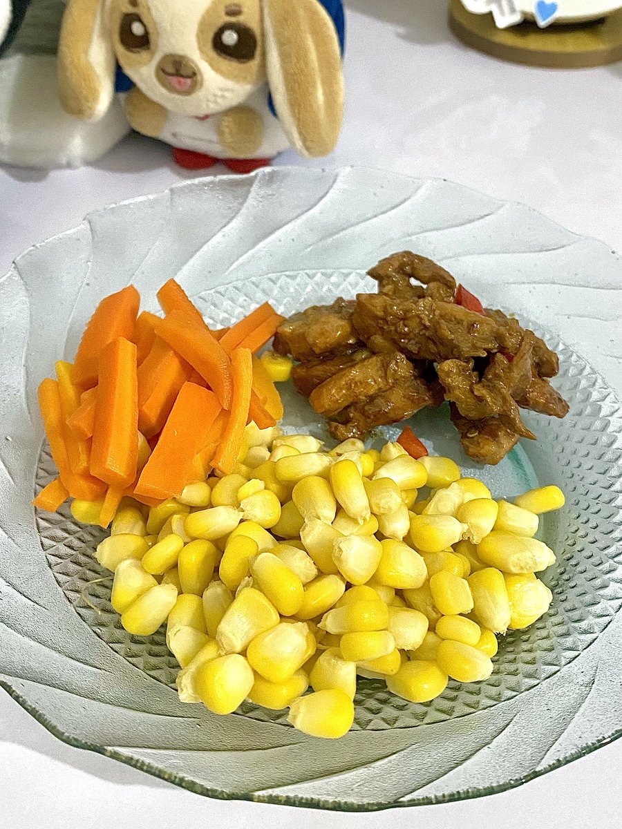 sunsetthues's tweet image. Sarapan (telat) :3