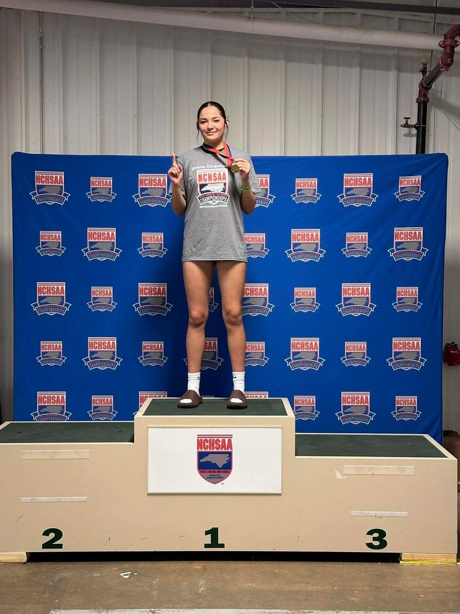 ndnsports's tweet photo. Congratulations to Joscelyn Stamper (Eastern Band of Cherokee), out of Cherokee High School (NC) indoor track team, won the state championship in shot put at the NCHSAA Indoor Track Championships. She won with a throw of 36-7 at the meet.
#NativePreps #EBCI https://t.co/Euo3wTkpc1