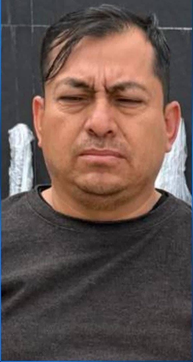 JJDiazMachuca's tweet image. Redes sociales 

DETIENEN A OFICIAL DE LA GUARDÍA NACIÓNAL CON  CUANTIOSO ARSENAL EN DURANGO.

Un oficial con el grado de Teniente perteneciente a la Guardía Naciónal adscrito a la C.E. Querétaro identificado cómo Saul Pedraza Meneses, fue detenido el día 
09  de Febrero , en el…