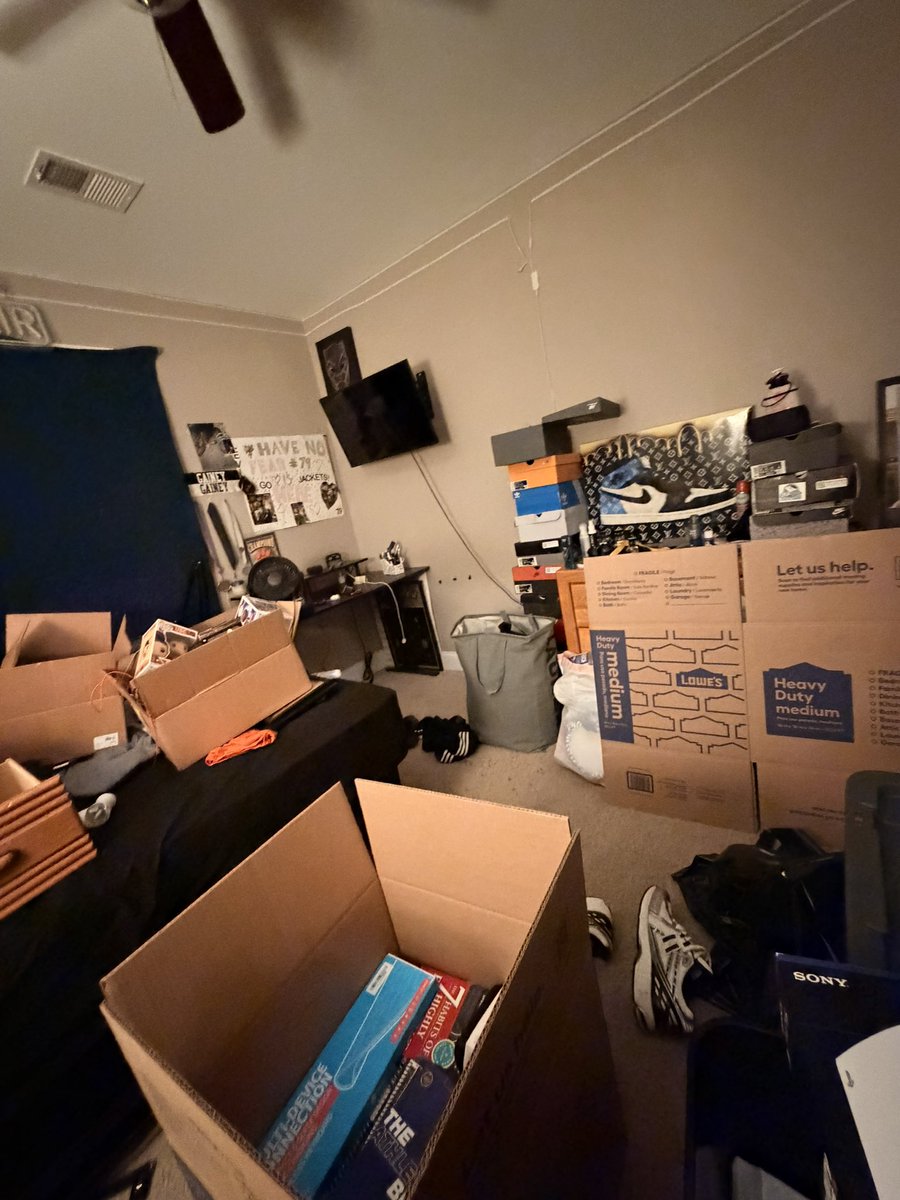 ihyperccc's tweet photo. i think this move is gonna get me back into making content https://t.co/nsxQqJ5A4f