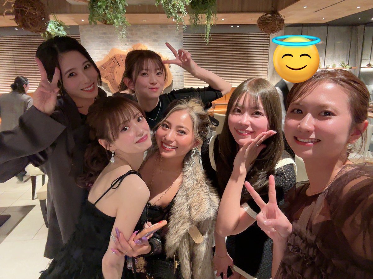 前のP事務所の先輩たちと会ったよ
お腹痛くなるぐらい笑わせてくる🤣
おばあちゃんになってもよろしくねぇ🫶🏻

おはよ