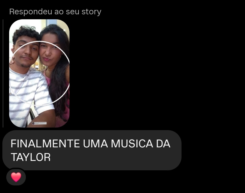 kvicva's tweet photo. meu namorado esperando ansiosamente que eu dedique uma música da Taylor pra ele https://t.co/JjpvN3ZsFC