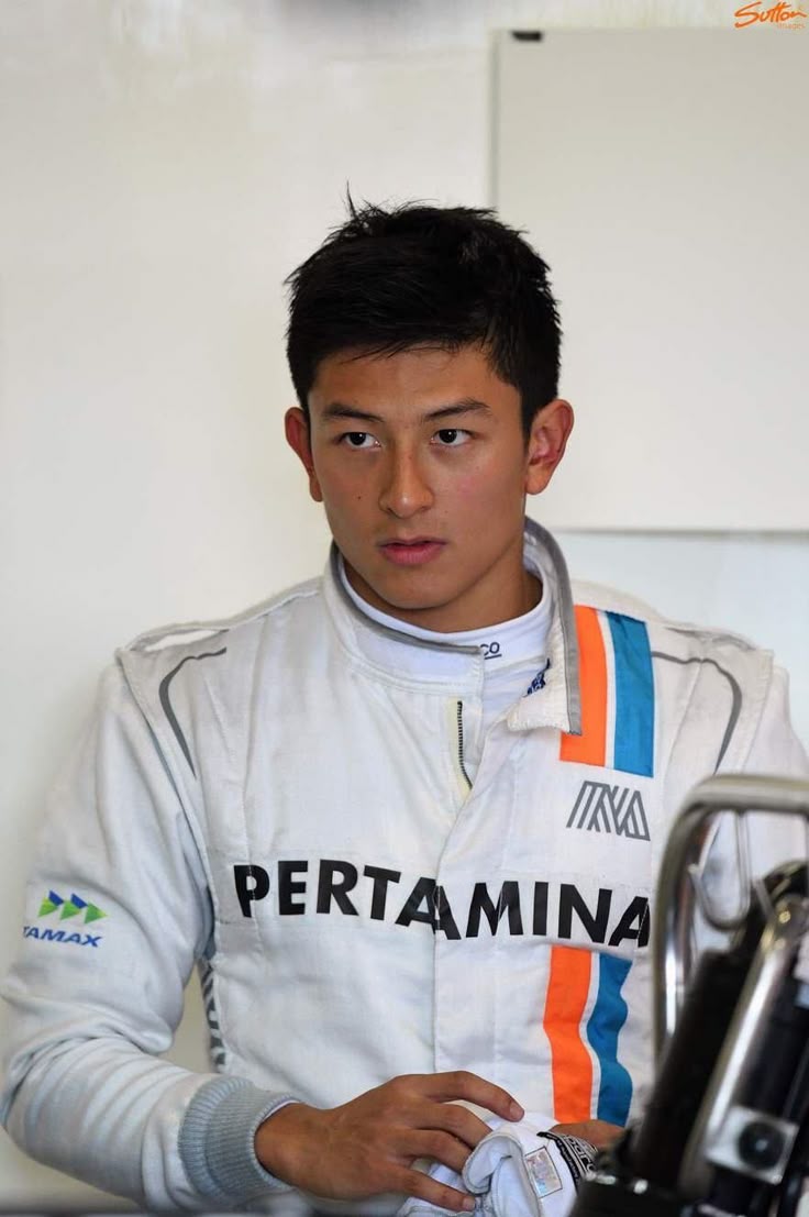 physcedes's tweet image. korea korea pembalap lu belum pernah nembus F1 aja udah kalah ama king indo, lemme present RIO HARYANTO