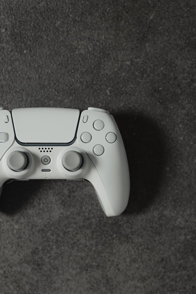enzo_hamma's tweet photo. Got a new @ScufGaming Reflex TMR controller with instant triggers and buttons, this thing feels so good.
I’ve had a great experience with my last controllers one even lasted 3 years strong but wanted to bring a fresh one for the new year. https://t.co/Y4tbWplQlT
