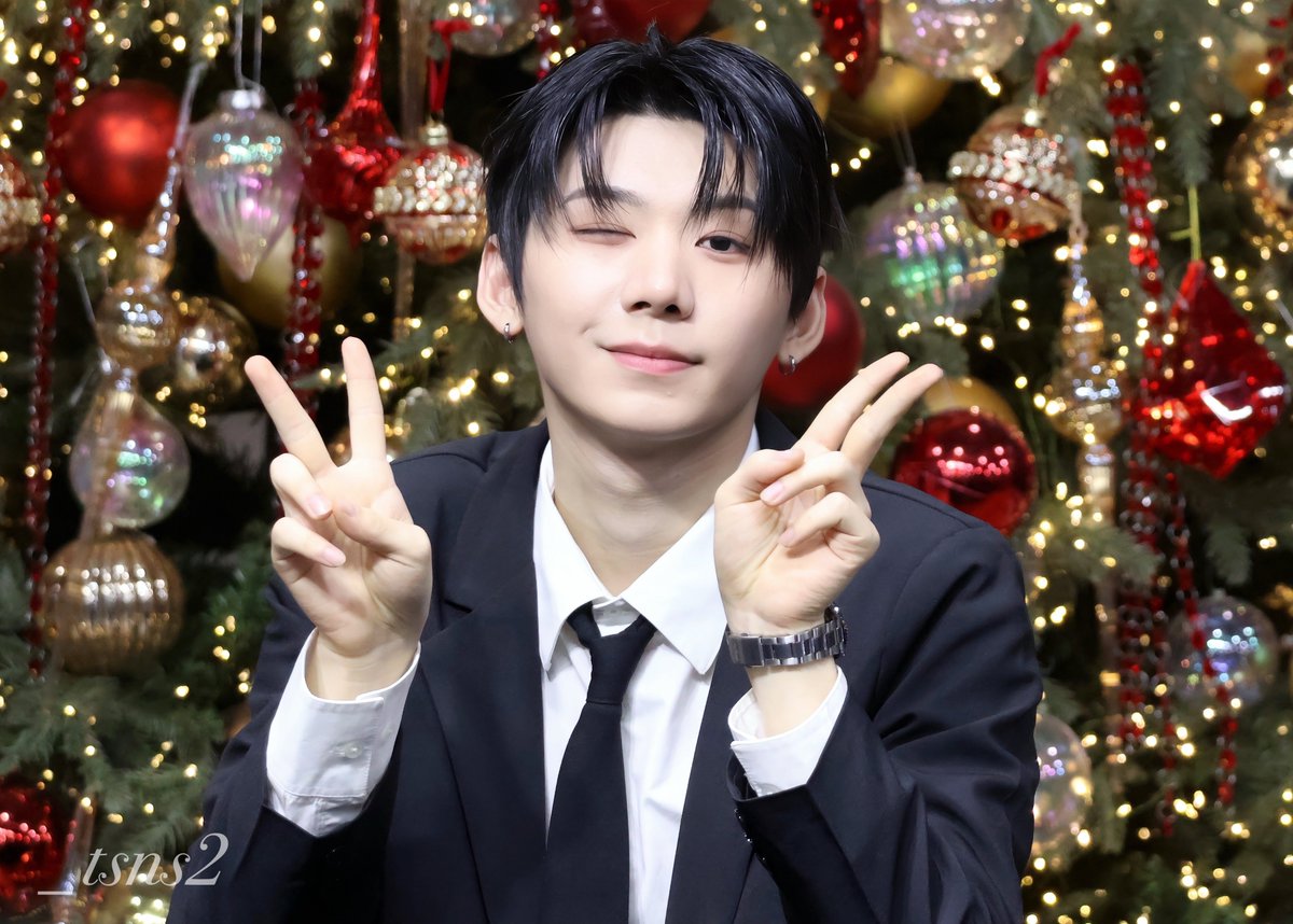 𝐜𝐡𝐚𝐭𝐨𝐧𝐚𝐢𝐦𝐞𝐞 tweet media