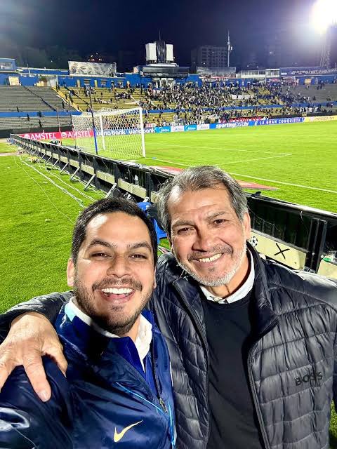 MarkoNarvaezDM's tweet photo. Logros d los #Navarros
-Le renuevan a Gorosito y se arrepienten
-Sacaron a Barcos por no aguantar indisciplinados
-Mantuvieron a Zambrano y no les duró ni un mes
-Trajeron a #Guede un técnico acostumbrado a las derrotas
-Nos eliminan vergonzosamente de CL
LÁRGUENSE HdPs https://t.co/nZj2JCCgUr