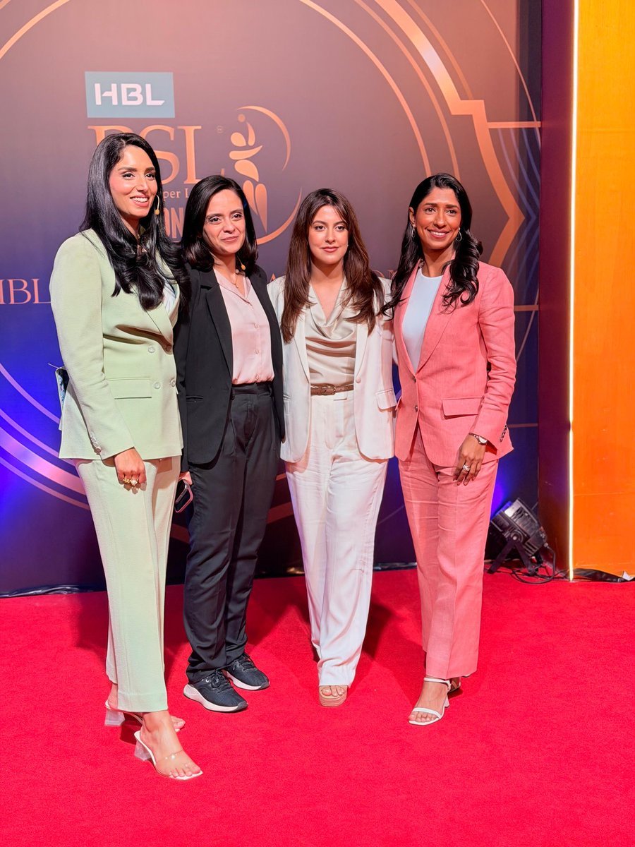 usamasidhu08's tweet photo. This is the real #NewEra 🩷

Huge respect to our incredible sports presenters @ZAbbasOfficial, @RohaNadym, @iamhijabzahid  and @uroojmumtazkhan for being on the #PSLAuction since morning and handling almost 9 hours live so gracefully - Full support to our Ladies! https://t.co/Nfd856bf8y