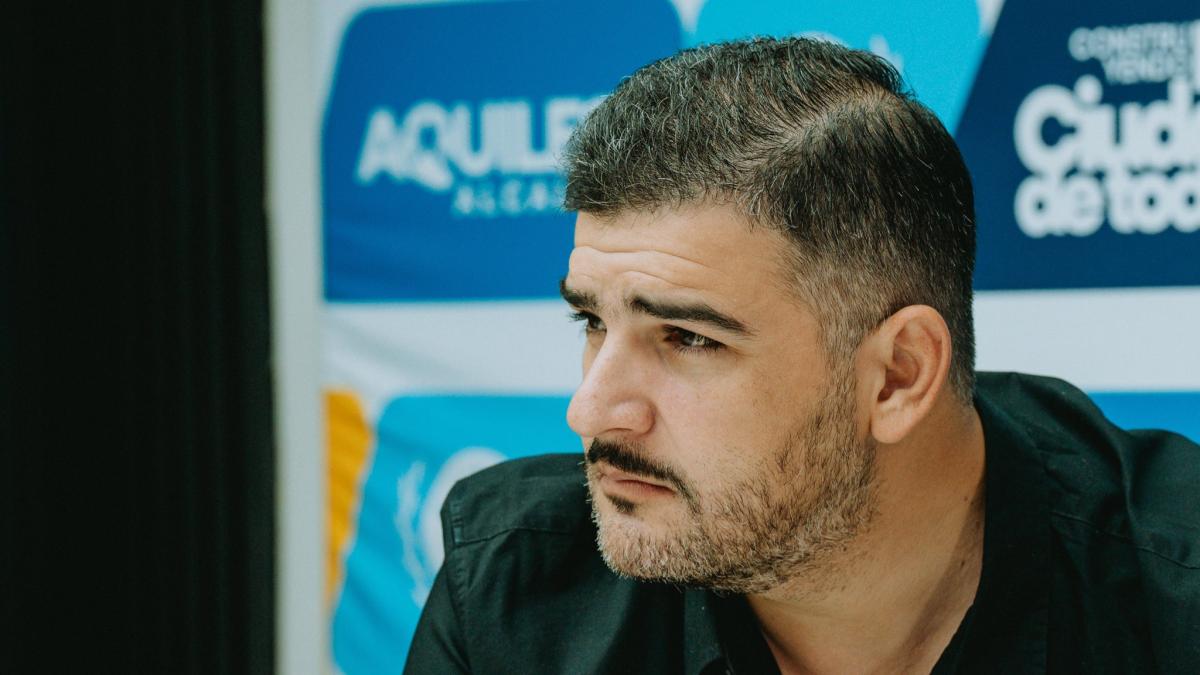 Politics Ec tweet media