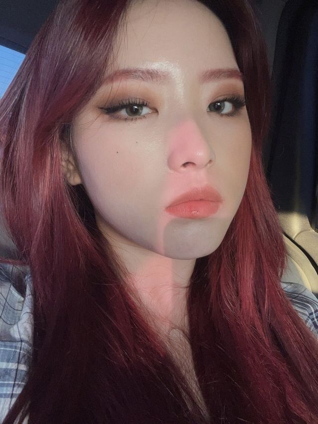 hyejupic's tweet image. thinking about red hair hyeju