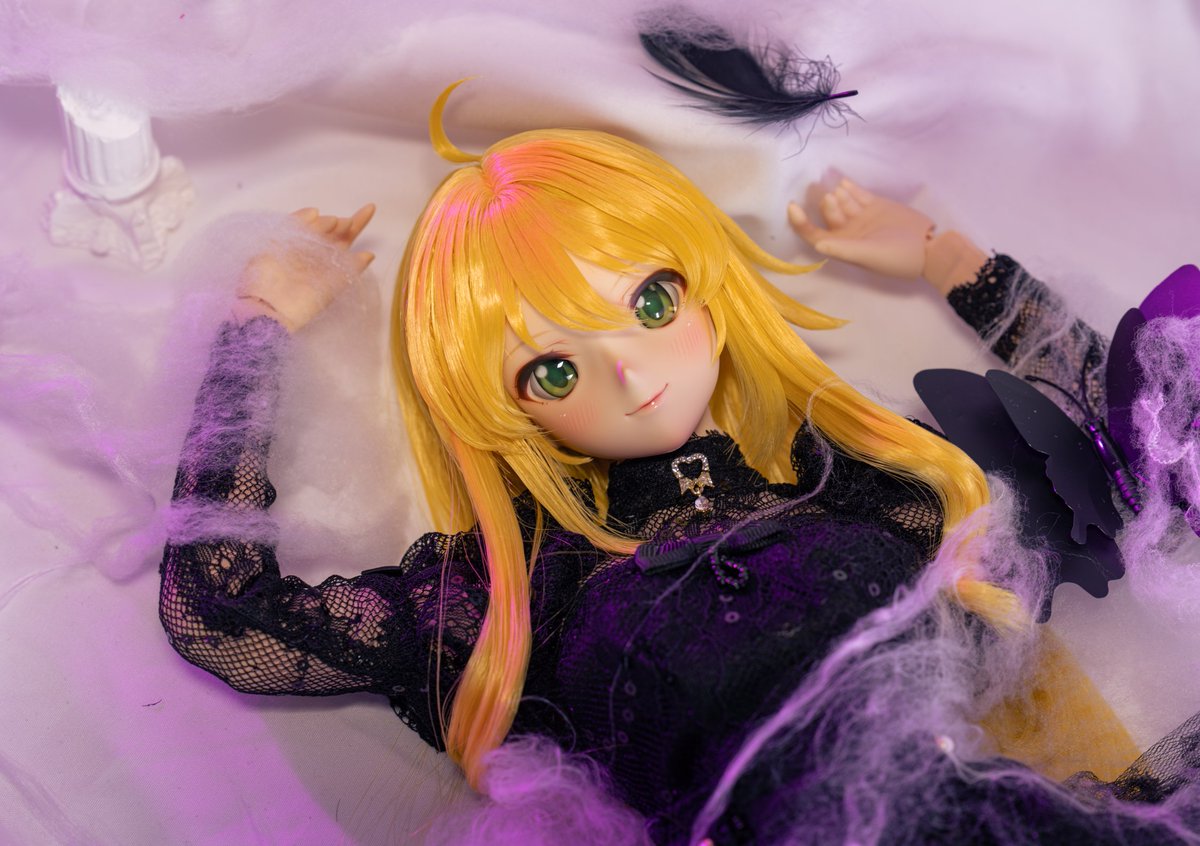 Aroundight_782's tweet photo. 蛛の網に落ちた黒い蝶🦋🦋🦋🦋
ちょっとアニメのRelationsの感じみたい
#アイドルマスター #星井美希 #ドール https://t.co/wrI2ig3HBQ