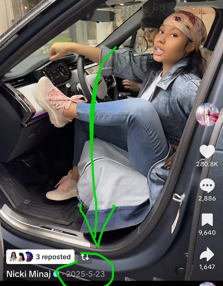 roses_are_bruno's tweet image. ur comparing makeup with no makeup be serious. and the valid comparison i gave u was a video of her from 2025 #sameface