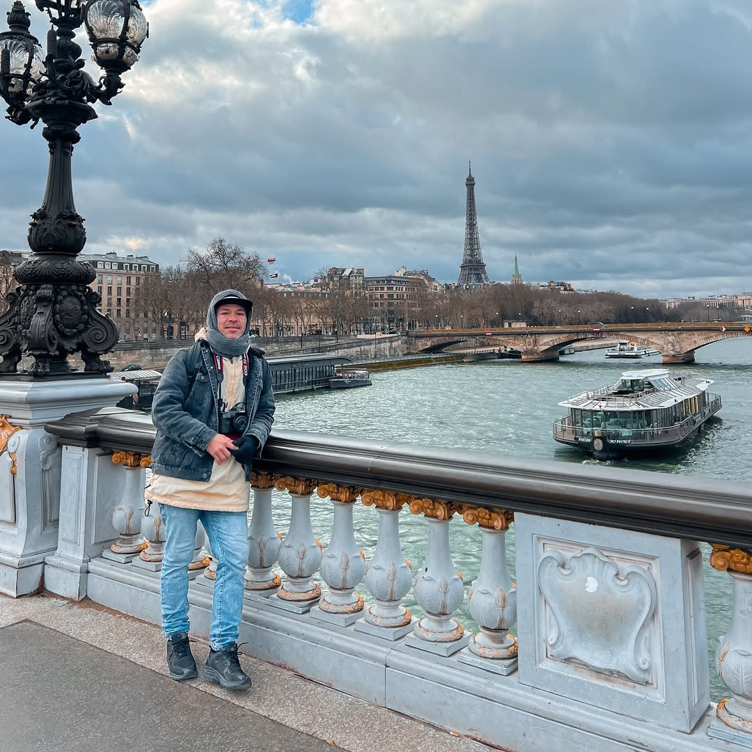fukajaz's tweet photo. París 🇫🇷 me tenías con el primer ‘Bonjour’. 🥖✨ No es solo una ciudad, es un estado de ánimo. Mi primera vez aquí y ya estoy planeando la segunda y la tercera, y la cuarta... La vie est belle! https://t.co/Kx6YjIaUDL