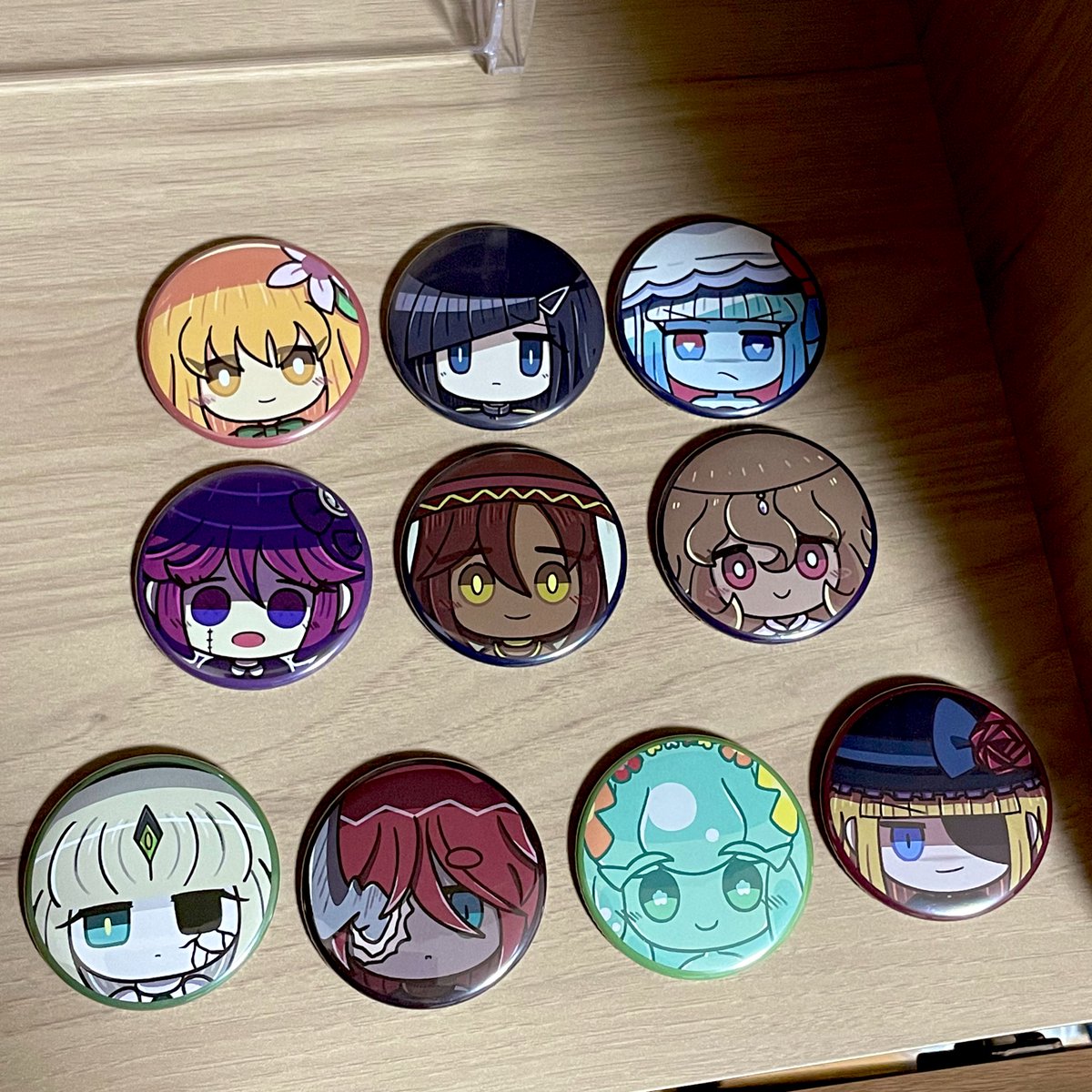 グッズ紹介〈C賞〉 各キャラの缶バッジです。 結構大きいので置き物