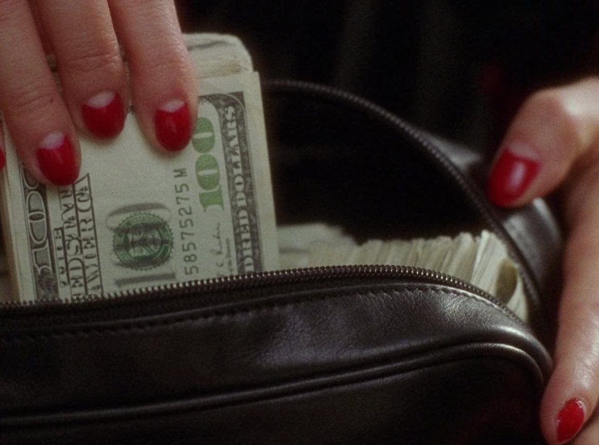 dandysm0tt's tweet photo. Does anybody know where to find this shade of David Lynch red https://t.co/PGH7yspjpq