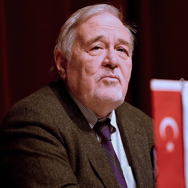 manastigin's tweet photo. 🔹Prof. Dr. İlber Ortaylı:

 “Herkesin Atatürk gibi önderi yok. Türk ordusu gibi ordusu yok. Cumhuriyet gibi kurumu yok. 

Kıskanmadan, tahrip etmeye çalışmadan mağrur olmalı, saygı duymalısınız.” https://t.co/eF6zzP8MGe