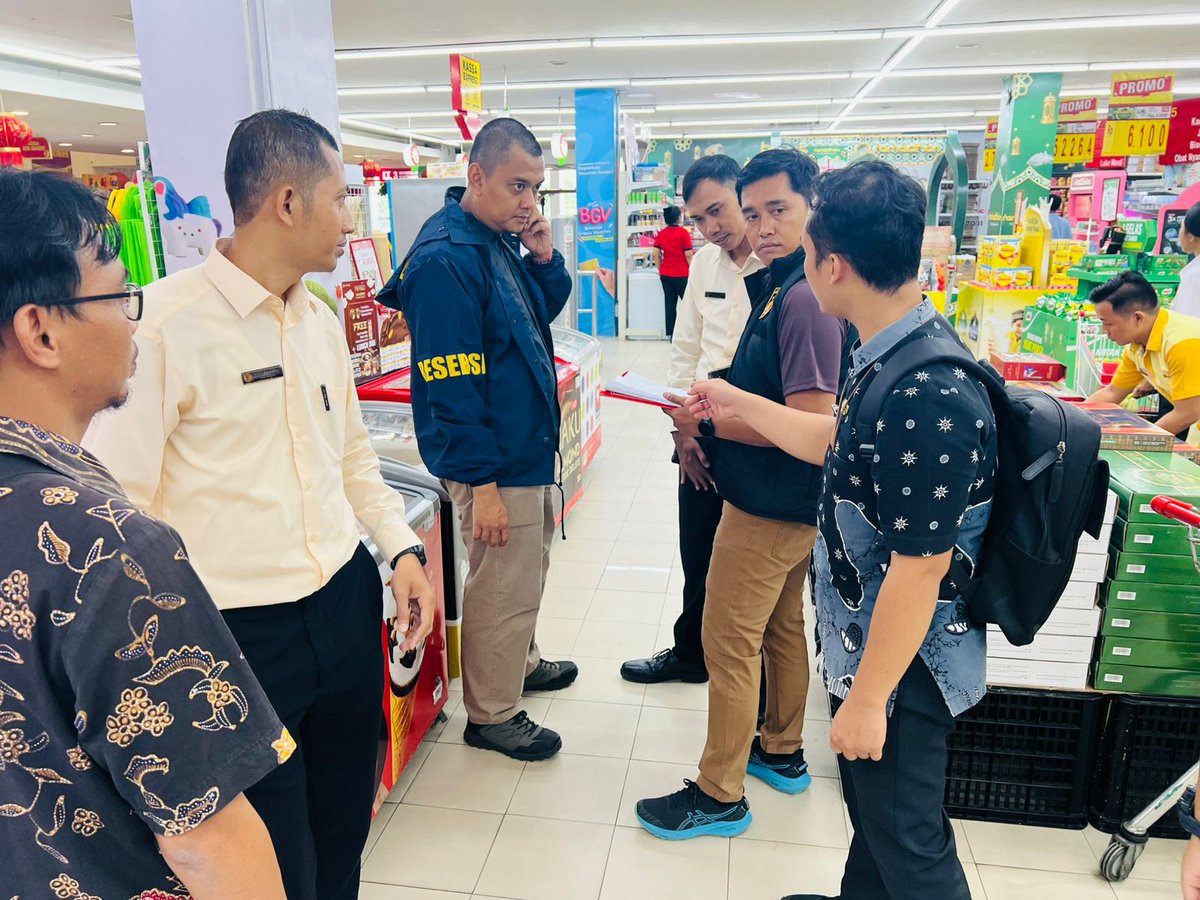 reskrimbms's tweet photo. Satgas Saber Pangan Polresta Banyumas beserta Dinas Terkait Sidak Pasar &amp; Retail Modern Jelang Ramadhan, Pastikan Harga Stabil dan Stok Aman

 - Satreskrim Polresta Banyumas https://t.co/83FfjFIP9s