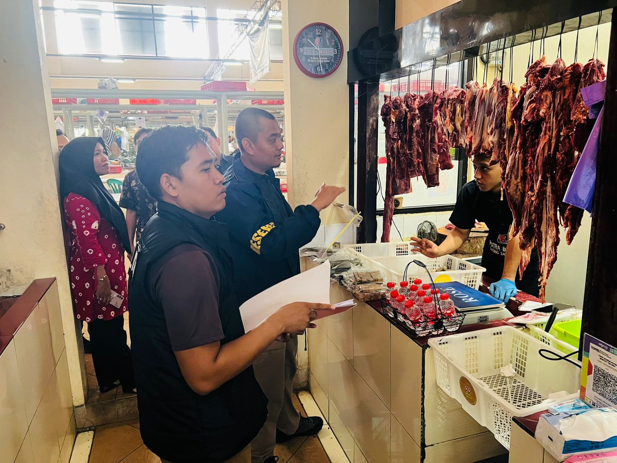 reskrimbms's tweet photo. Satgas Saber Pangan Polresta Banyumas beserta Dinas Terkait Sidak Pasar &amp; Retail Modern Jelang Ramadhan, Pastikan Harga Stabil dan Stok Aman

 - Satreskrim Polresta Banyumas https://t.co/83FfjFIP9s