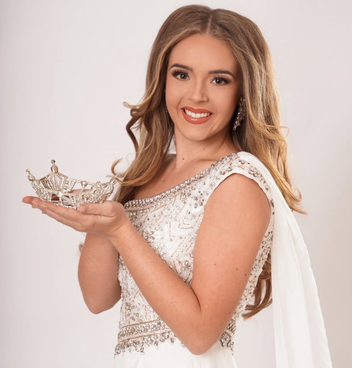 Meet Miss North Florida winner Kayleigh Bush.

She just revealed her crown was revoked from her after she said men can’t become women.

“I lost the crown because I was unwilling to rewrite the truth.”

Kayleigh did nothing wrong. A man can’t become a woman. That’s a fact.