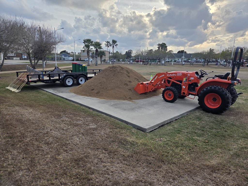 JanieLopezForTX's tweet photo. I always enjoy visiting Laguna Vista, and this trip was especially exciting as I joined local leaders who did amazing work here. It was for a groundbreaking ceremony at Roloff Park.
#HD37 #LagunaVista #JanieLopez https://t.co/Yc3ToLTSJZ