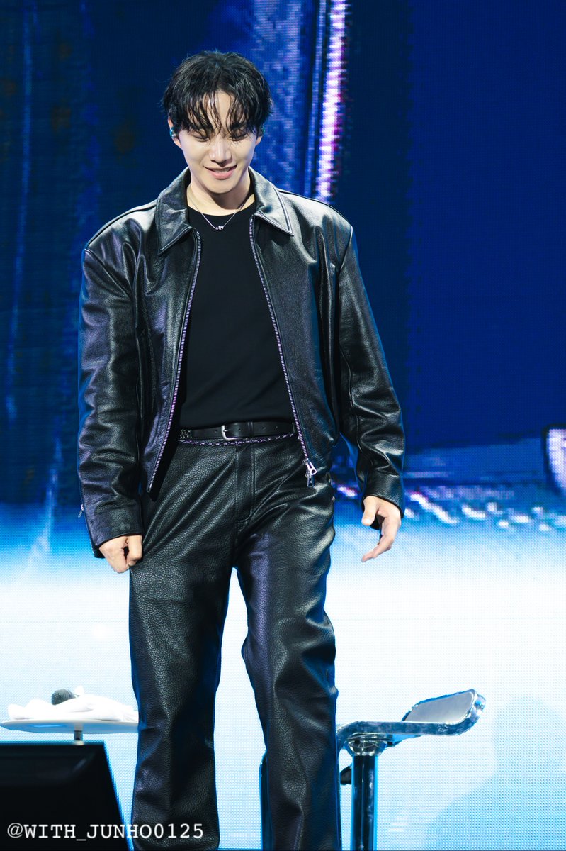 강상웅 하기전 바지꼭💛

260124 LEE JUNHO FAN MEETING <STUNNING US >
DAY 1
#이준호 #LEEJUNHO 
#O3collective