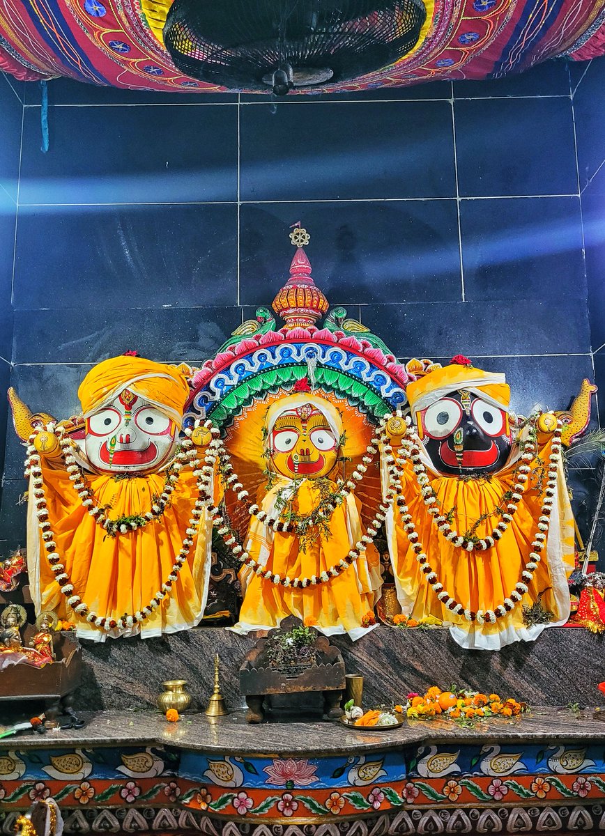 CuttackFestival's tweet photo. ଜୟ ଜଗନ୍ନାଥ 🙏🙏🙏🙏🙏

ଦୋଳମୁଣ୍ଡେଇ ଶ୍ରୀ ପତିତପାବନ ଜୀଉଙ୍କ ଆଜିର ସକାଳ ଦର୍ଶନ 🙏🏼🙏🏼🙏🏼🙏🏼🙏🏼

Shree Jew nka Morning  Darshan 🙏🏼🙏🏼🙏🏼

Dolamundai Patitapaban Jew Temple 

12 Feb 2026

#CuttackPujaFestivals 
#Cuttack
#Odisha
#Cuttack_puja_festivals
#newyearsday 
#newyear 
#NewYearTraditions https://t.co/d3CNPtlwDh