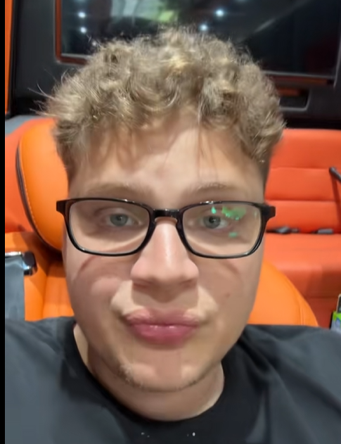 trav 🎒 tweet media