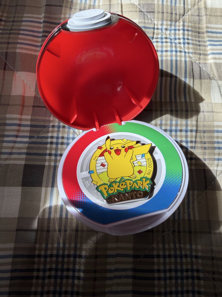 モンボピンズ買ってきてもらったらピカチュウだった😳ビックリすぎて一瞬固まった…。