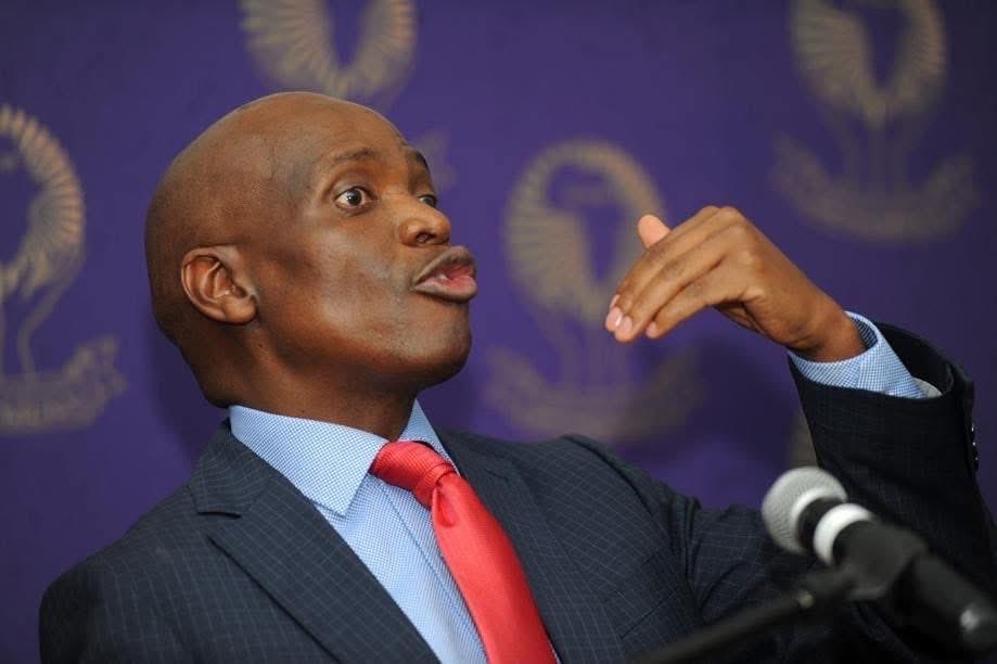 Always remember that another day under the right circumstances , anyone can betray you .