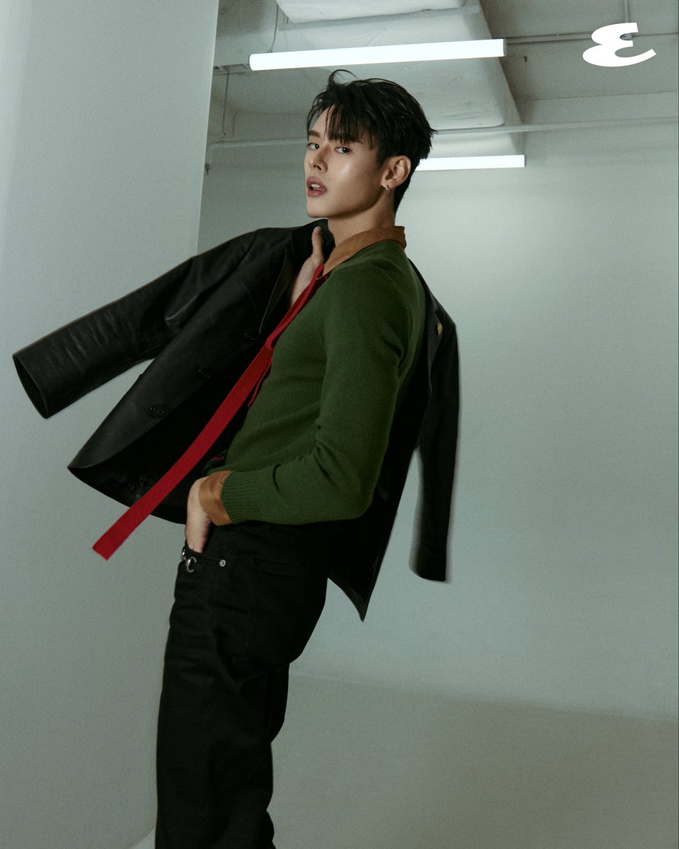 #NAY_PERSES | #EsquireVIBES

Prada                                         Gucci