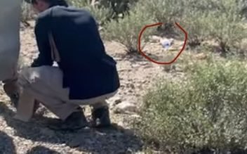 …so…they decided to pickup “black glove”…why they didn’t pick up this “thing” here…

youtu.be/XZcYxHNCRos?si…

#NancyGuthrieKidnapping #NancyGuthrie <a href="/FBI/">FBI</a> 
<a href="/newyorkpost/">New York Post</a>