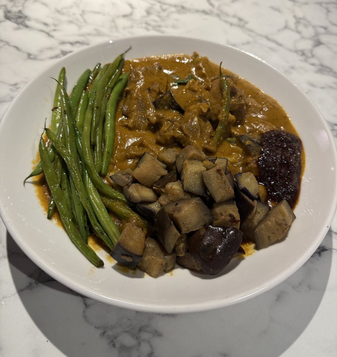 Made kare kare yesterday for family and ive finally accepted that the best compliments we would ever get from titas would be

“Sakto lang” or “di matamis” 🧍‍♀️